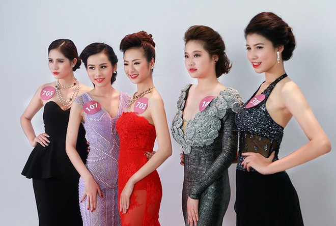 Miss World Việt Nam 2019: Thay máu từ trang phục đến concept chụp, khác hẳn loạt ảnh phông trắng quê kiểng khi xưa - Ảnh 4.