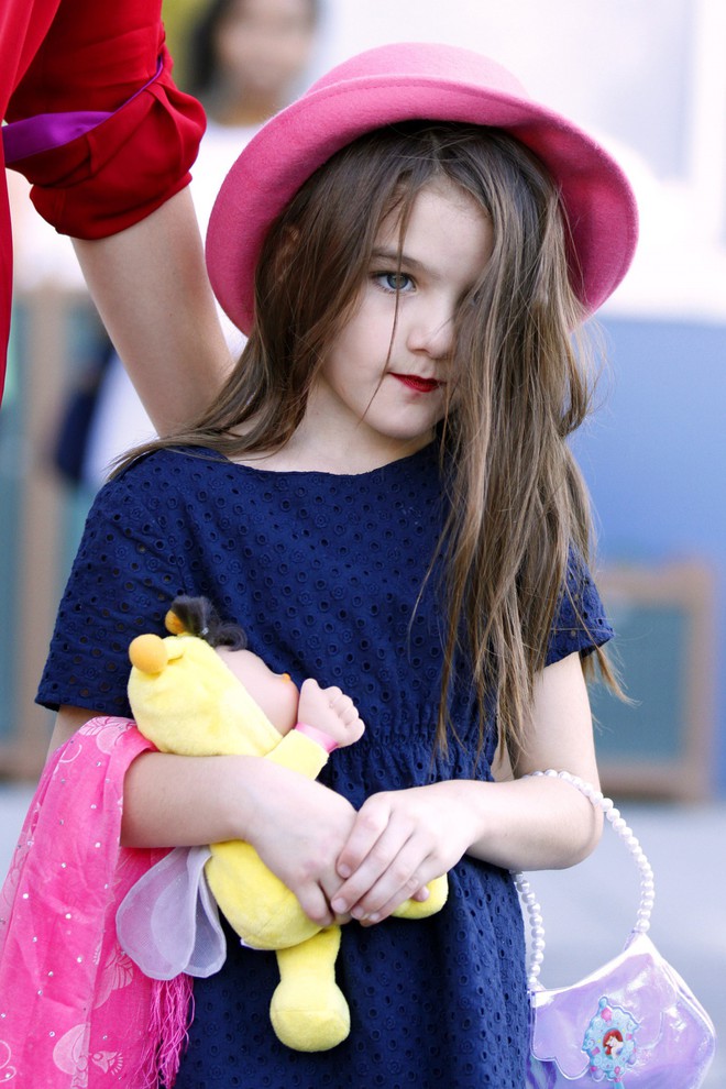 Hành trình nhan sắc 2 công chúa nhà sao hot nhất Hollywood: Harper Beckham xinh ra, Suri Cruise ngày càng bị dìm - Ảnh 24.