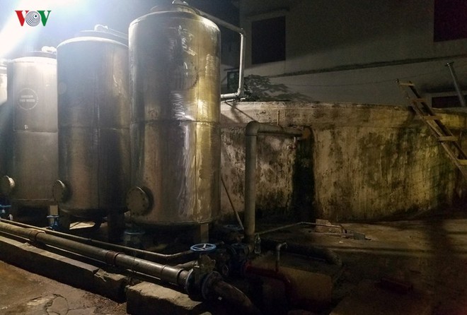 Nước sinh hoạt của SV bẩn như nước ao, ĐH Kinh tế quốc d&acirc;n xin lỗi - Ảnh 4.