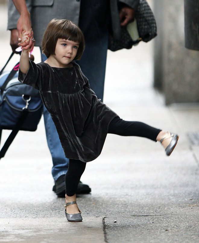 Hành trình nhan sắc 2 công chúa nhà sao hot nhất Hollywood: Harper Beckham xinh ra, Suri Cruise ngày càng bị dìm - Ảnh 19.