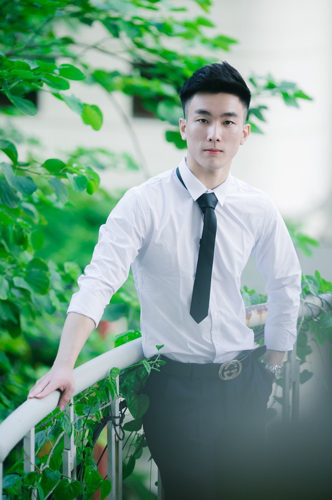 Bị chụp lén vẫn đẹp xuất thần, cư dân mạng quyết tâm truy lùng info nam thần có vẻ ngoài giống Yunho (DBSK) và cái kết còn mất máu hơn - Ảnh 4.