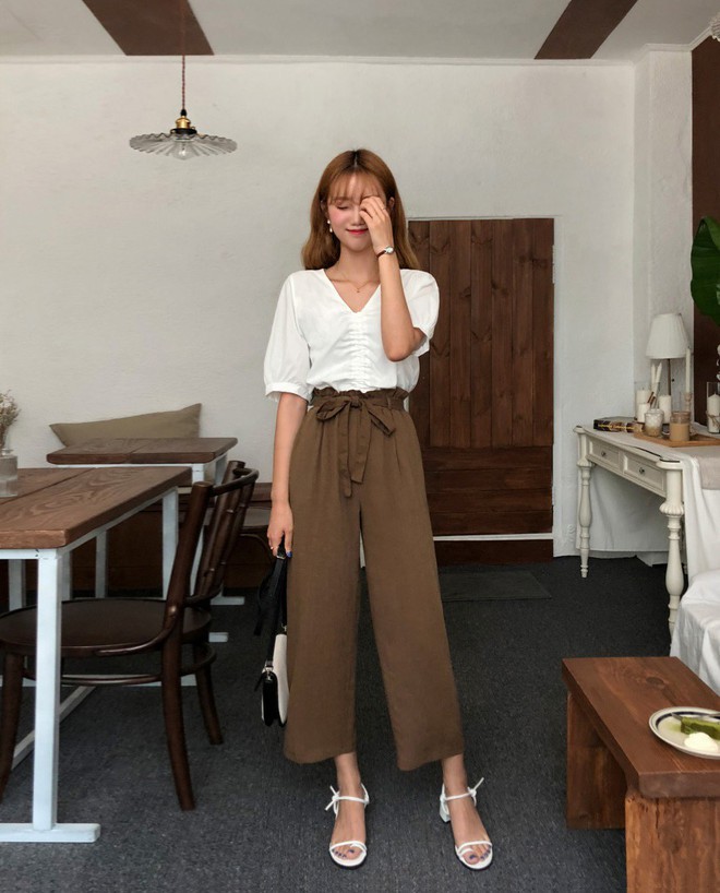 Nắng n&oacute;ng qu&aacute; thể, chị em c&ocirc;ng sở đừng x&uacute;ng x&iacute;nh 4 items diện l&ecirc;n l&agrave; muốn &ldquo;bốc hỏa n&agrave;y - Ảnh 8.
