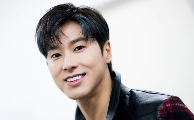 Yunho (DBSK) vừa debut đã dẹp loạn đàn em SHINee, Super Junior, EXO, lọt top với cựu thành viên Wanna One - Ảnh 4.