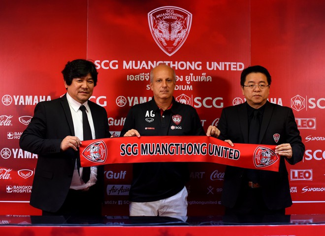 Bại tướng của HLV Park Hang-seo trở thành người thầy thứ 3 của Văn Lâm tại Muangthong United - Ảnh 1.