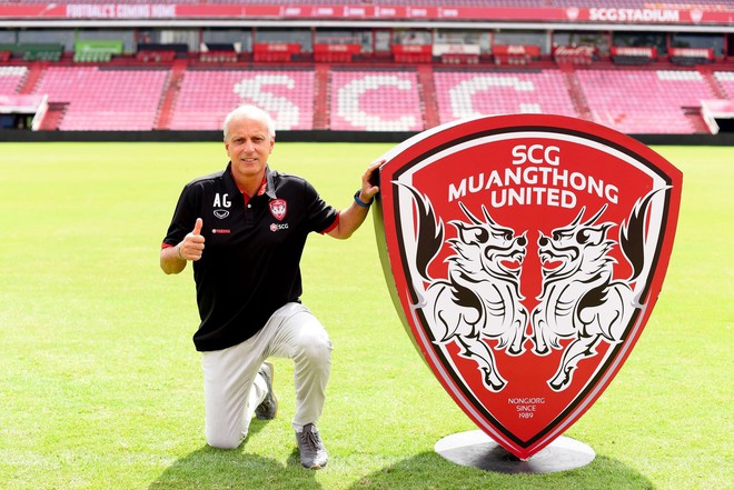 Bại tướng của HLV Park Hang-seo trở thành người thầy thứ 3 của Văn Lâm tại Muangthong United - Ảnh 4.