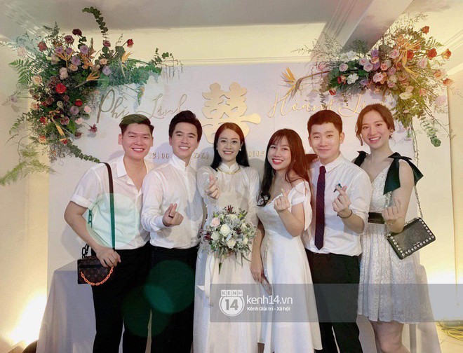 Chồng sắp cưới xúc động, dành nụ hôn tình cảm cho MC Phí Linh trong đám hỏi - Ảnh 9.