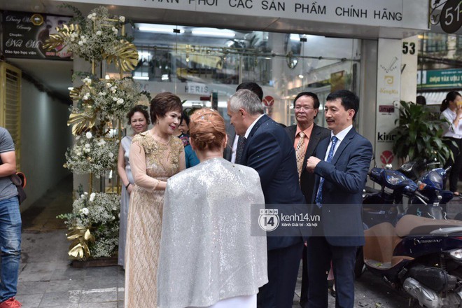 MC Phương Mai diện &Aacute;o d&agrave;i đỏ, rạng rỡ trong lễ ăn hỏi với &ocirc;ng x&atilde; người Ba Lan - Ảnh 10.