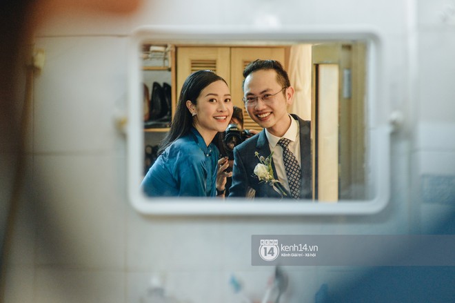 Ngắm MC Ph&iacute; Linh đẹp nền n&atilde; khi diện 2 bộ &aacute;o d&agrave;i trong lễ ăn hỏi với bạn trai đồng nghiệp - Ảnh 3.