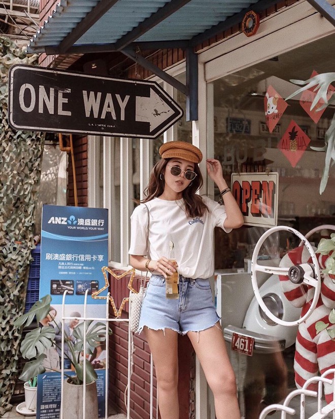Đừng m&atilde;i đ&oacute;ng khung trong những bộ c&aacute;nh gi&agrave; nua nhạt nhẽo, n&agrave;ng ngo&agrave;i 30 h&atilde;y trẻ h&oacute;a style với 5 c&ocirc;ng thức n&agrave;y - Ảnh 2.