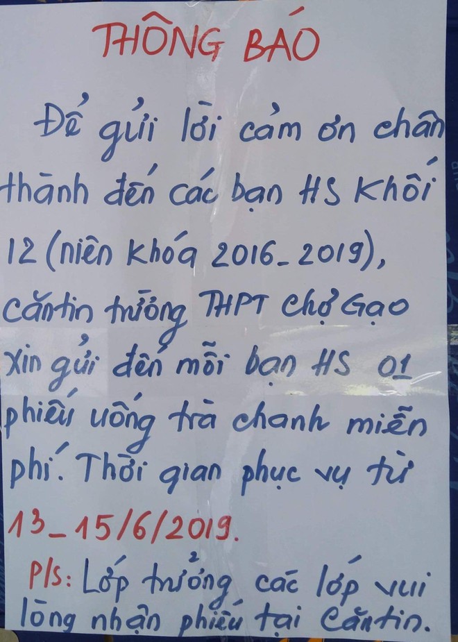 Tri ân học sinh khối 12, canteen trường cấp 3 ở Tiền Giang mở tiệc chiêu đãi trà chanh miễn phí khiến dân mạng ganh tỵ không hết - Ảnh 1.