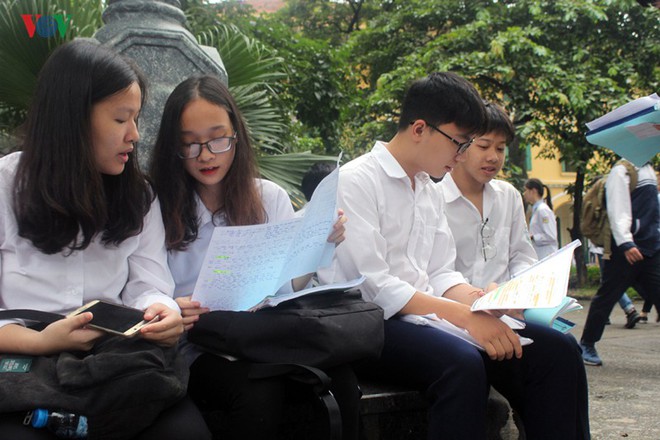 Hôm nay Hà Nội chính thức công bố điểm thi vào lớp 10 năm 2019 - Ảnh 1.