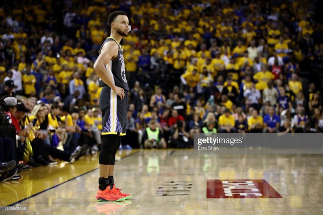 Lật đổ triều đại Warriors ngay tại thánh địa Oracle Arena, Raptors chính thức lên ngôi vô địch NBA - Ảnh 2.