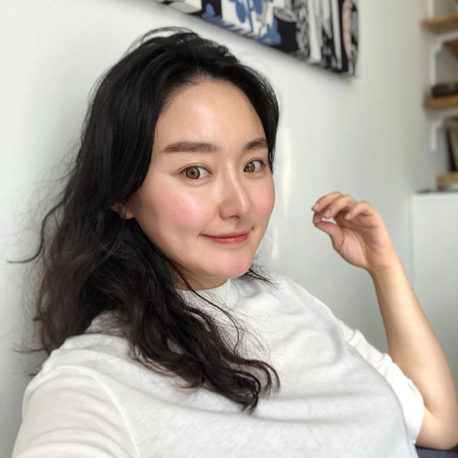 Nếu bạn cứ thực hiện 3 bước skincare sau v&agrave;o buổi s&aacute;ng v&agrave; bị ch&ecirc; l&agrave; da ng&agrave;y một xấu đi th&igrave; cũng l&agrave; điều dễ hiểu - Ảnh 1.