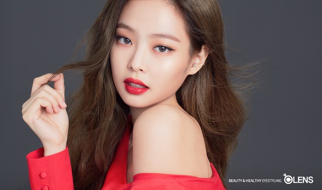18 khoảnh khắc triệu like g&acirc;y b&atilde;o Instagram của Jennie: B&iacute; quyết nằm ở body, 1 mỹ nh&acirc;n đặc biệt được ưu &aacute;i lộ diện - Ảnh 1.