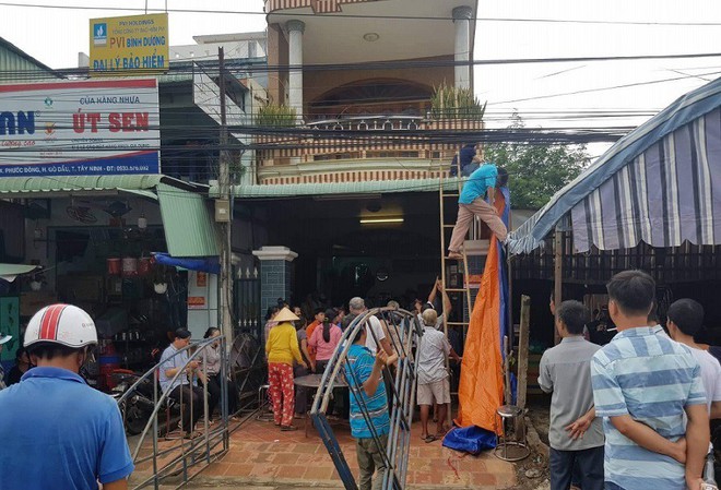 Đại tang trong căn nh&agrave; 4 người chết do tai nạn giao th&ocirc;ng ở T&acirc;y Ninh - Ảnh 1.