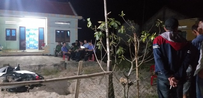Ba cha con bị 20 người truy s&aacute;t: Nạn nh&acirc;n phẫn uất kể 3 trận đ&aacute;nh trong một buổi chiều - Ảnh 2.