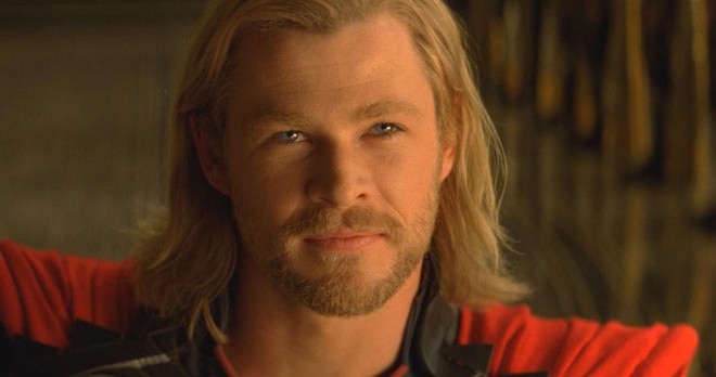 Ngạc nhiên chưa? Trước khi làm Thor salad, Chris Hemsworth từng dọn dẹp máy bơm ngực cho chị em - Ảnh 4.