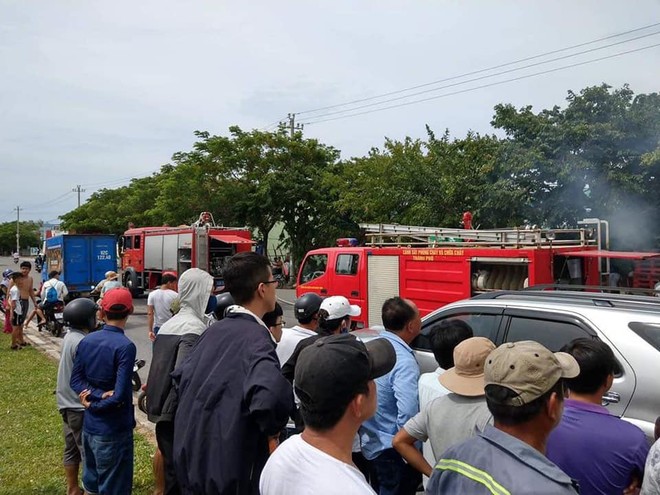 Ch&aacute;y lớn suốt 3 giờ tại xưởng pallet 1.000m2 ở Quảng Nam - Ảnh 4.