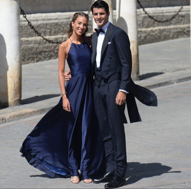 Thần th&aacute;i vợ chồng Beckham &aacute;p đảo to&agrave;n bộ kh&aacute;ch mời đến dự đ&aacute;m cưới xa hoa của đội trưởng Real Madrid - Ảnh 14.