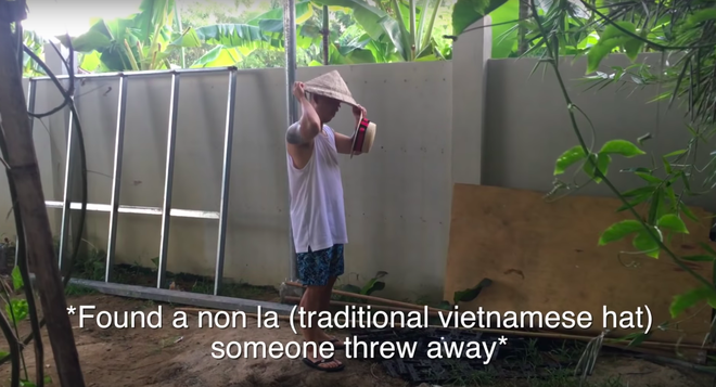 Kang Gary đăng vlog nghỉ dưỡng ở Hội An cùng gia đình, nhưng fan lại “cười ngất” khi phát hiện ra nguồn gốc của chiếc nón lá rách anh đội suốt chuyến đi - Ảnh 14.