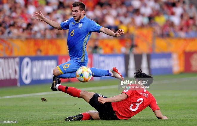 Đội bóng quê hương HLV Park Hang-seo ôm nhau khóc nấc khi thua ngược ở chung kết đấu trường World Cup - Ảnh 5.