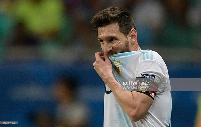 Messi mờ nhạt, Argentina nhận thất bại tủi hổ ở trận ra quân Copa America - Ảnh 7.