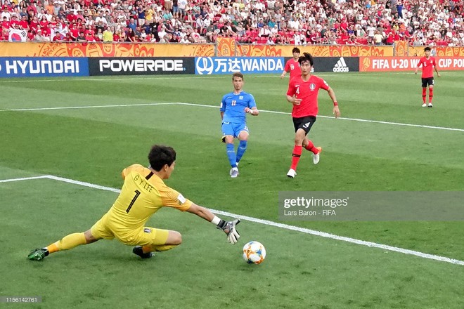 Đội bóng quê hương HLV Park Hang-seo ôm nhau khóc nấc khi thua ngược ở chung kết đấu trường World Cup - Ảnh 6.