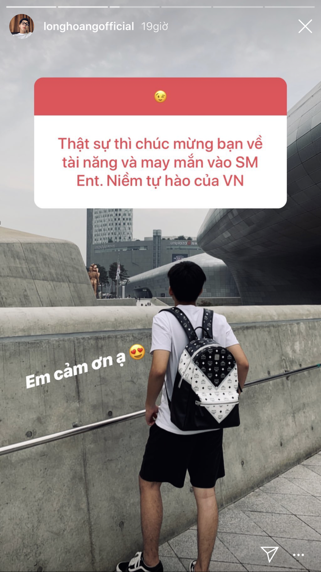 Fan chúc mừng được vào SM Entertainment, Long Hoàng phản ứng khiến ai cũng thắc mắc: Đã trở thành thực tập sinh hay rốt cuộc chỉ đi dự trại hè? - Ảnh 2.