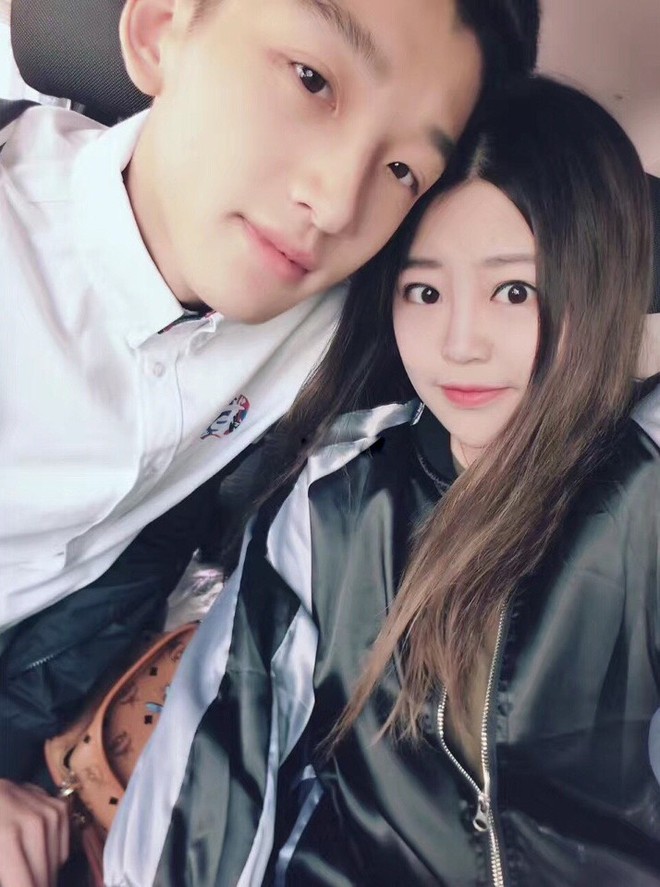 Cặp đôi hot MXH Trung Quốc: Trung Quốc có rất nhiều cặp đôi nổi tiếng trên mạng xã hội và luôn thu hút sự chú ý của khán giả. Những bức ảnh tuyệt đẹp của cặp đôi hot MXH Trung Quốc không chỉ làm bạn ngưỡng mộ vẻ đẹp của họ, mà còn thể hiện tình yêu đáng ngưỡng mộ giữa hai người.