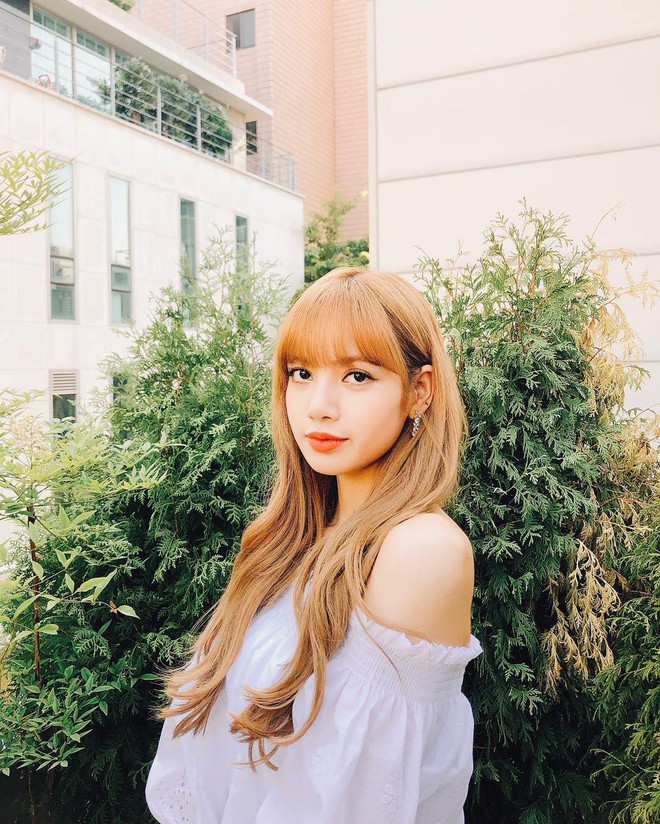 Không thể tin nổi đây là hình quá khứ của bánh bèo ngầm Lisa (BLACKPINK) - Ảnh 2.