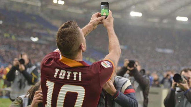 Hoàng tử Totti chia tay Roma sau tròn 30 năm gắn bó, chính thức khép lại câu chuyện tình đẹp bậc nhất tại thành Rome - Ảnh 6.