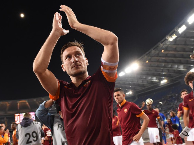 Hoàng tử Totti chia tay Roma sau tròn 30 năm gắn bó, chính thức khép lại câu chuyện tình đẹp bậc nhất tại thành Rome - Ảnh 7.