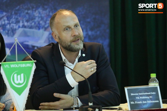 Cầu thủ trẻ Việt Nam chưa thể sang Đức thi đấu v&igrave; l&yacute; do n&agrave;y - Ảnh 1.