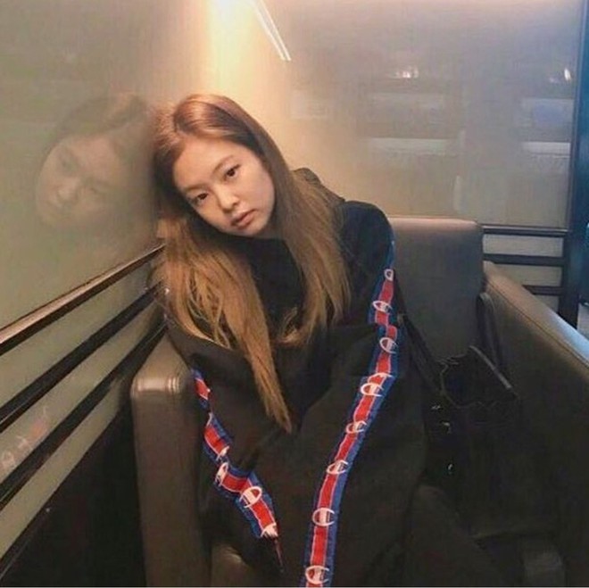 Nhan sắc quá khứ gây tranh cãi của 3 thành viên BLACKPINK: Quá khác, liệu dao kéo hay nhờ chiêu thần kỳ này? - Ảnh 10.