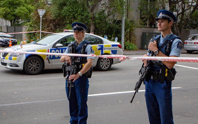 New Zealand kết án 21 tháng tù giam đối tượng chia sẻ video xả súng - Ảnh 1.