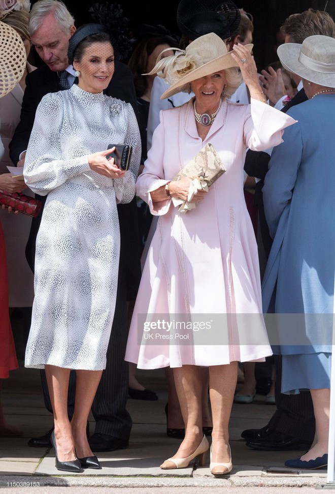 Cuộc đọ style Hoàng gia gay cấn: Trong khi Công nương Kate vẫn giữ hình ảnh cũ thì Hoàng hậu Letizia lại gây bất ngờ - Ảnh 6.