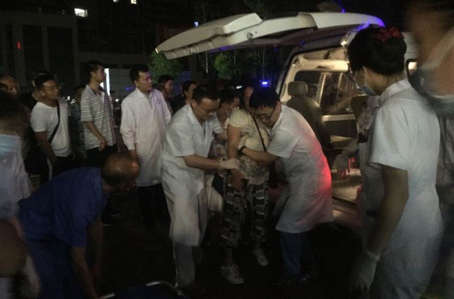 Ảnh: Hiện trường vụ động đất ở Tứ Xuyên làm gần 150 người thương vong - Ảnh 8.