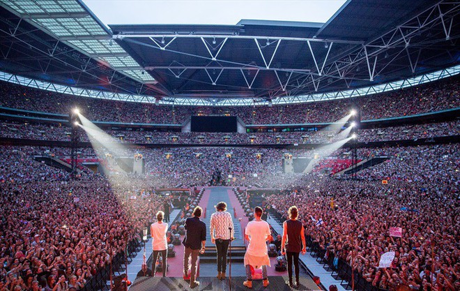 Ngó ngay SVĐ Wembley và mọi góc mà các thành viên BTS ghé qua vừa “càn quét” thủ đô London của Anh như thế nào? - Ảnh 8.