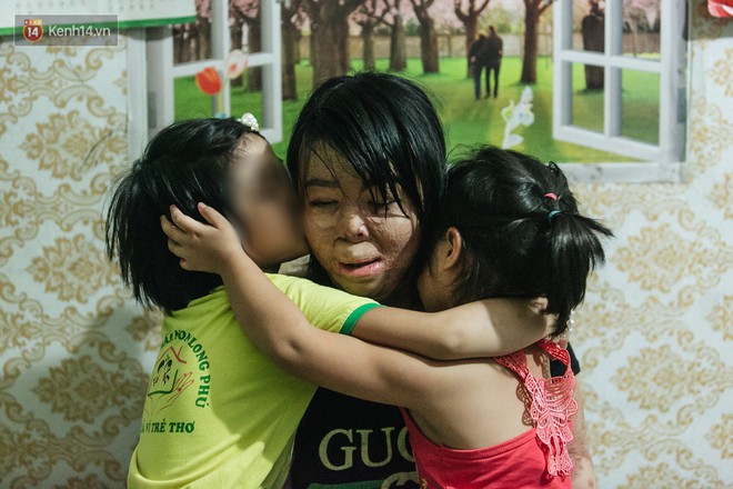 Cô gái trẻ bị chồng tưới xăng thiêu sống và lá thư muộn màng từ trại giam:  Gần 3 năm anh chưa một lần dám viết thư cho em và hai con... - Ảnh 7.