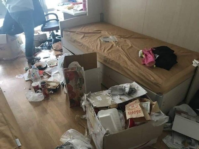 Ch&ugrave;m ảnh về những k&yacute; t&uacute;c x&aacute; bẩn thỉu nhất thế giới: Tại sao c&oacute; thể b&igrave;nh thản sống với r&aacute;c rưởi v&agrave; m&ugrave;i h&ocirc;i thối? - Ảnh 5.