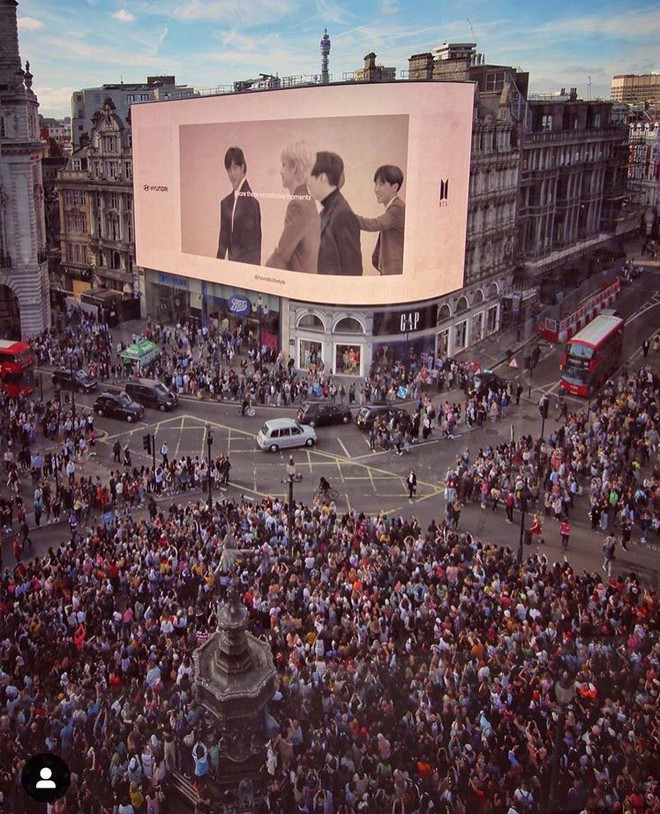 Ngó ngay SVĐ Wembley và mọi góc mà các thành viên BTS ghé qua vừa “càn quét” thủ đô London của Anh như thế nào? - Ảnh 14.