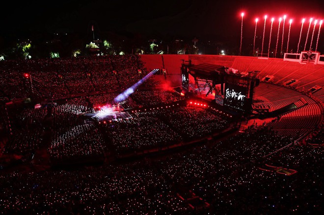 Ngó ngay SVĐ Wembley và mọi góc mà các thành viên BTS ghé qua vừa “càn quét” thủ đô London của Anh như thế nào? - Ảnh 11.