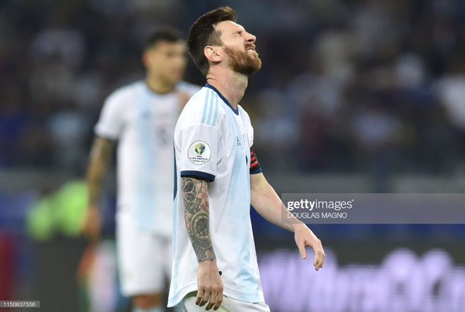 Nổi tiếng khô khan và rụt rè, Messi cuối cùng cũng chiều fan bằng hành động ăn mừng bàn thắng chưa từng làm trong suốt sự nghiệp - Ảnh 8.