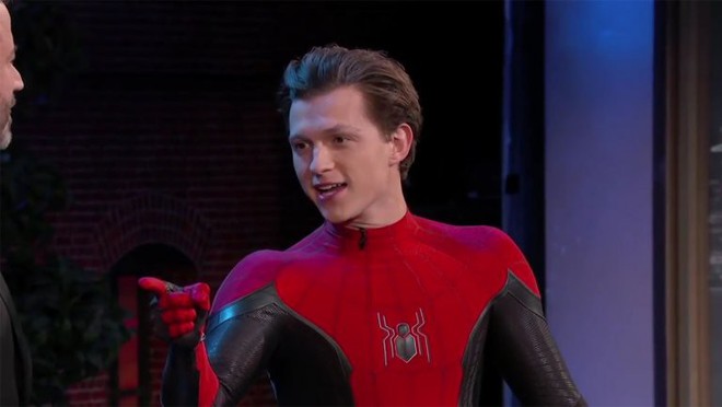 Nhện nhỏ Tom Holland khẩn cầu mong Marvel mời hai tiền bối quay lại đóng Spider-Man: Spiderverse phiên bản điện ảnh - Ảnh 2.
