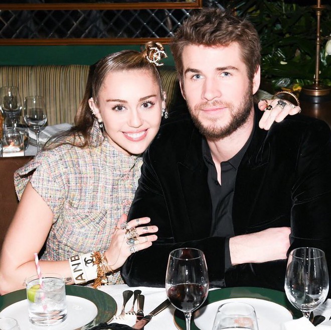 Cặp đôi vàng của làng Instagram Liam và Miley Cyrus: Khiến cả thế giới ghen tị vì quá tình, quậy hết phần thiên hạ - Ảnh 2.