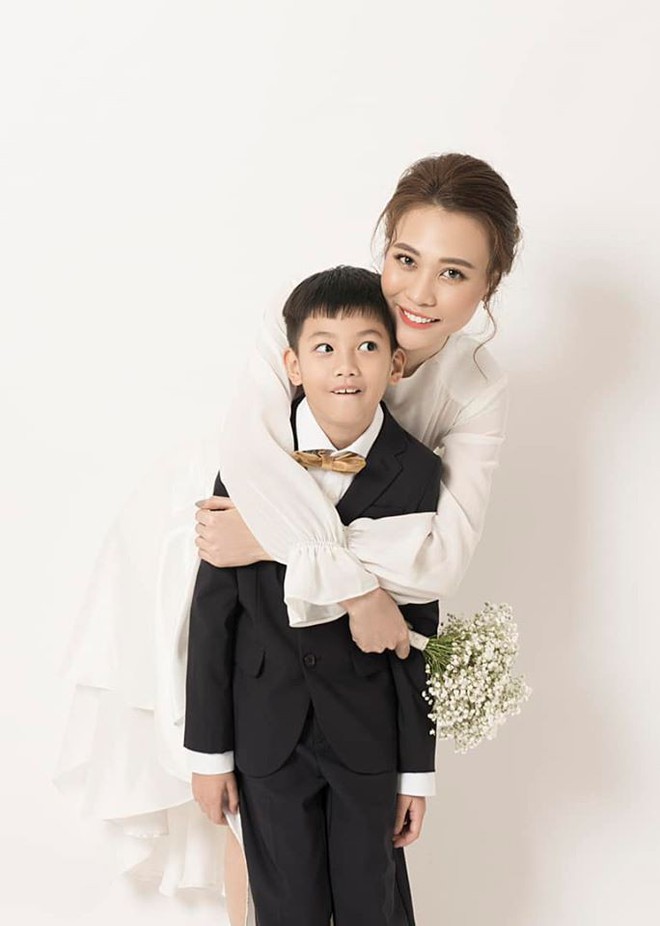 Cường Đ&ocirc; La v&agrave; vợ sắp cưới c&ugrave;ng đăng ảnh mừng sinh nhật Subeo, đ&aacute;ng ch&uacute; &yacute; nhất l&agrave; biểu cảm đ&aacute;ng y&ecirc;u của cậu b&eacute; - Ảnh 1.