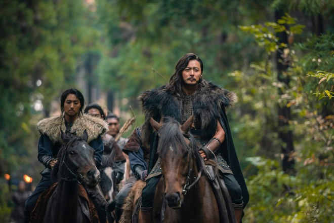8 phim H&agrave;n kh&ocirc;ng n&ecirc;n bỏ lỡ nửa đầu năm 2019: V&iacute;a số 2 cực nặng vẫn chưa t&aacute;c phẩm n&agrave;o vượt qua được - Ảnh 21.