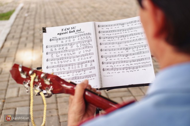 Y&ecirc;u đời như ch&uacute; bảo vệ ở S&agrave;i G&ograve;n: Mỗi ng&agrave;y đi l&agrave;m sớm 30 ph&uacute;t để đ&agrave;n h&aacute;t trước khi v&agrave;o ca - Ảnh 6.