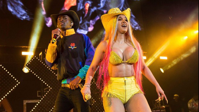 Nicki Minaj và Cardi B tung MV đối đầu nhau không khoan nhượng: người đốt siêu xe, kẻ mượn tiếng chủ nhân Old Town Road! - Ảnh 7.