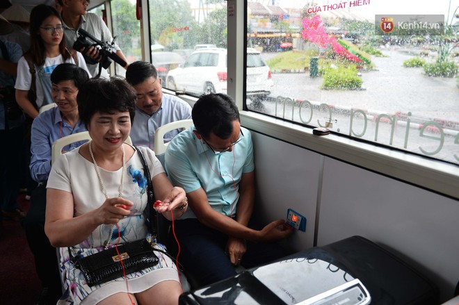Du khách hào hứng trải nghiệm tuyến xe buýt hai tầng đầu tiên ở thành phố Hạ Long với giá vé chỉ từ 179k - Ảnh 5.